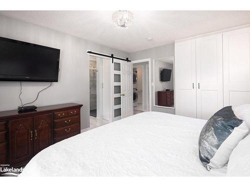 115 Niagara Street, Collingwood, ON - Indoor Photo Showing Bedroom