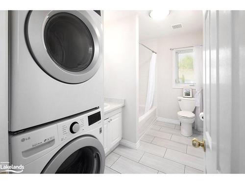 115 Niagara Street, Collingwood, ON - Indoor Photo Showing Laundry Room