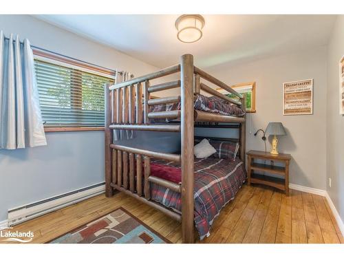 247 Wapaska Crescent, Gravenhurst, ON - Indoor Photo Showing Bedroom