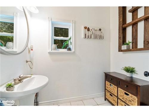 237 Musquash Road, Gravenhurst, ON - Indoor Photo Showing Bathroom
