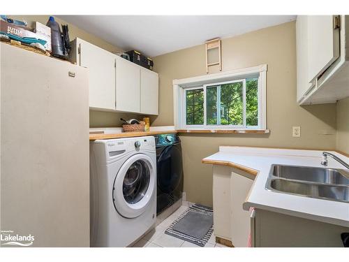 237 Musquash Road, Gravenhurst, ON - Indoor Photo Showing Laundry Room