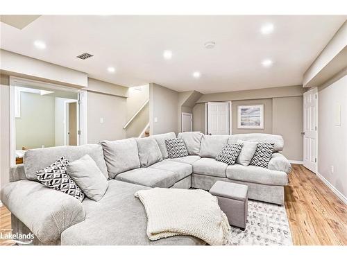 59 Kells Crescent, Collingwood, ON - Indoor Photo Showing Living Room