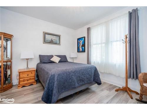 30 Samantha Lane, Midland, ON - Indoor Photo Showing Bedroom