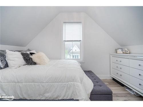 30 Samantha Lane, Midland, ON - Indoor Photo Showing Bedroom