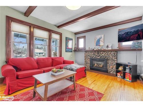 465 29Th Street W, Owen Sound, ON - Indoor Photo Showing Living Room With Fireplace