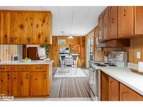 1488 South Waseosa Lake Road, Huntsville, ON - Indoor Photo Showing Kitchen