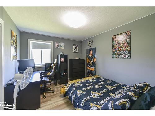 18 Lankin Avenue, Bracebridge, ON - Indoor Photo Showing Bedroom