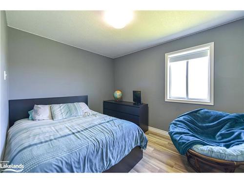 18 Lankin Avenue, Bracebridge, ON - Indoor Photo Showing Bedroom