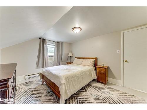 393 Second Street, Collingwood, ON - Indoor Photo Showing Bedroom