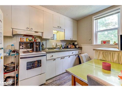 393 Second Street, Collingwood, ON - Indoor Photo Showing Kitchen