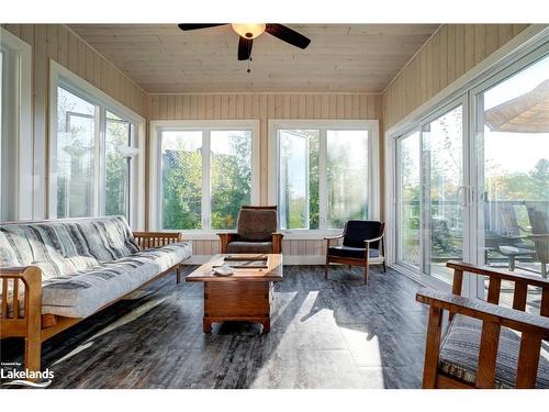 21 Martha Drive, Mckellar, ON - Indoor Photo Showing Living Room