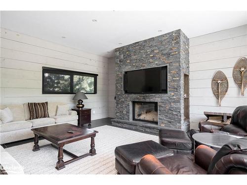 120 Craigleith Road, The Blue Mountains, ON - Indoor Photo Showing Living Room With Fireplace