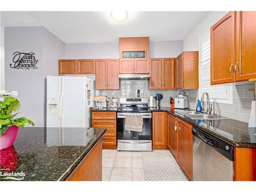 20 Grand Poplar Lane, Wasaga Beach, ON - Indoor Photo Showing Kitchen With Double Sink