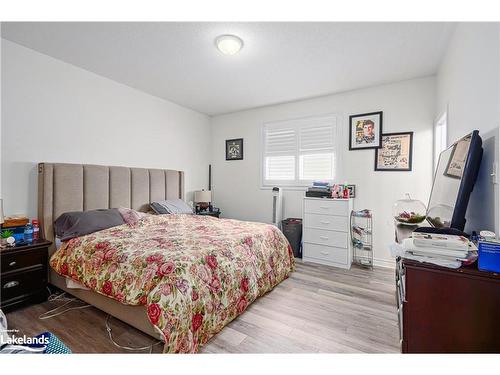 20 Grand Poplar Lane, Wasaga Beach, ON - Indoor Photo Showing Bedroom
