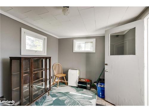 171 Phillip Street E, Gravenhurst, ON - Indoor Photo Showing Kitchen