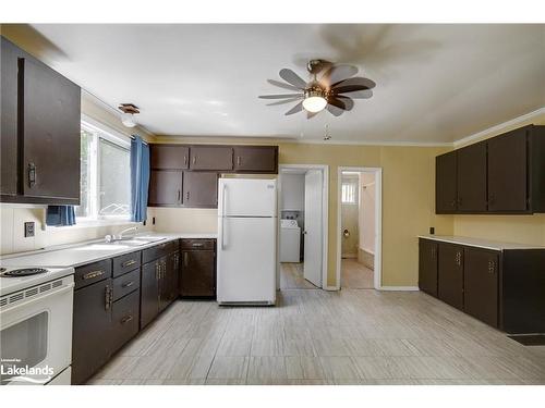 171 Phillip Street E, Gravenhurst, ON - Indoor Photo Showing Kitchen