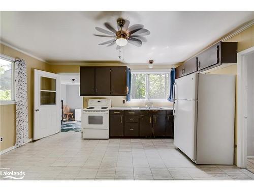 171 Phillip Street E, Gravenhurst, ON - Indoor Photo Showing Kitchen