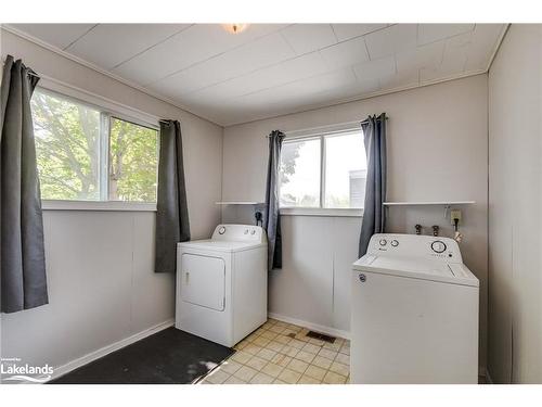 171 Phillip Street E, Gravenhurst, ON - Indoor Photo Showing Laundry Room