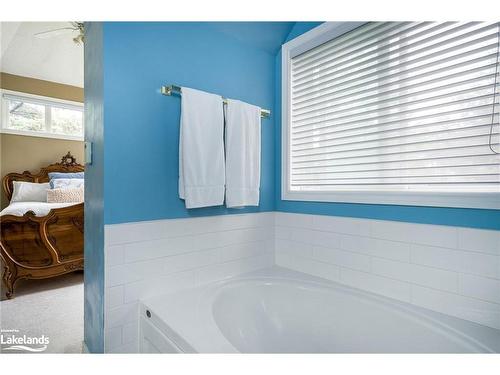 166 Fairway Crescent, Collingwood, ON - Indoor Photo Showing Bathroom