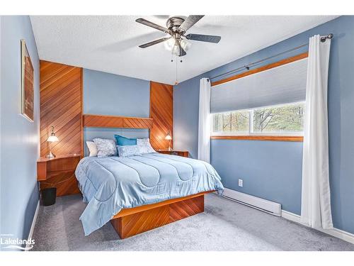 239 Oxbow Park Drive, Wasaga Beach, ON - Indoor Photo Showing Bedroom