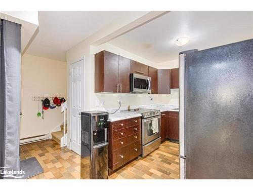 13 Trafalgar Road, Collingwood, ON - Indoor Photo Showing Kitchen