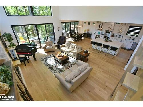 183 Woodland Drive, Wasaga Beach, ON - Indoor Photo Showing Living Room