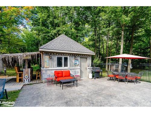 1650 Golf Link Road, Midland, ON - Outdoor With Backyard