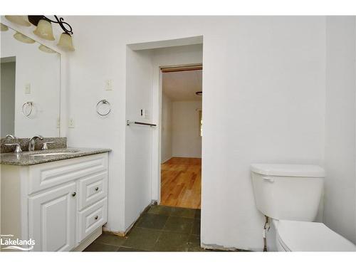259 Russell Street, Midland, ON - Indoor Photo Showing Bathroom