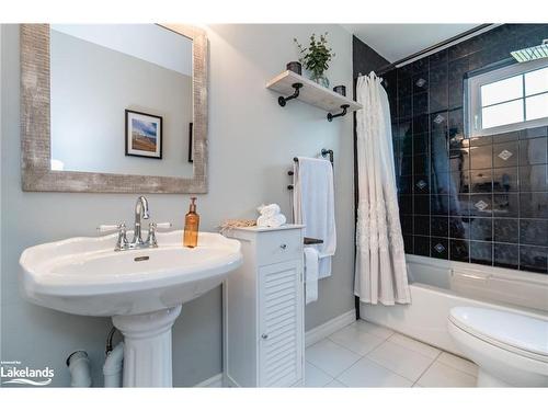 216 Robins Point Road, Victoria Harbour, ON - Indoor Photo Showing Bathroom