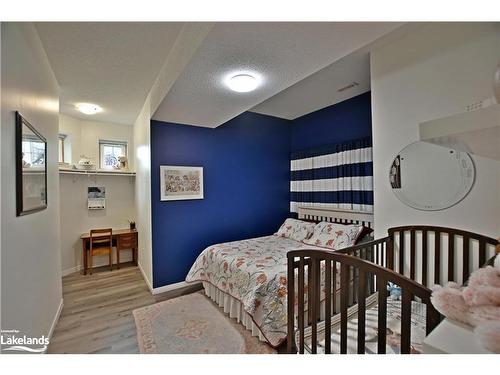 187 Dyer Drive, Wasaga Beach, ON - Indoor Photo Showing Bedroom