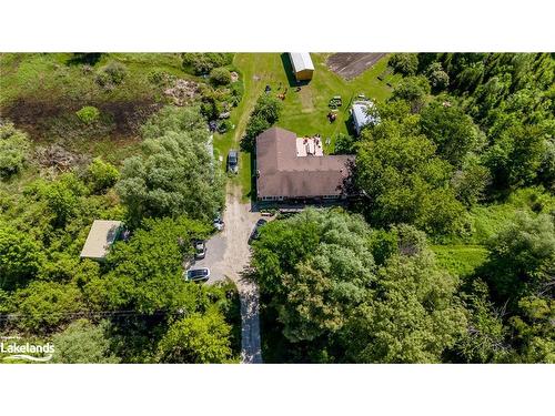 9205 Mckinnon Road, Angus, ON - Outdoor