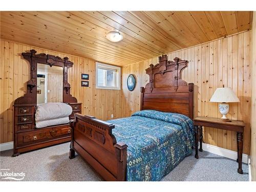 56 Gibson Street, Parry Sound, ON - Indoor Photo Showing Bedroom