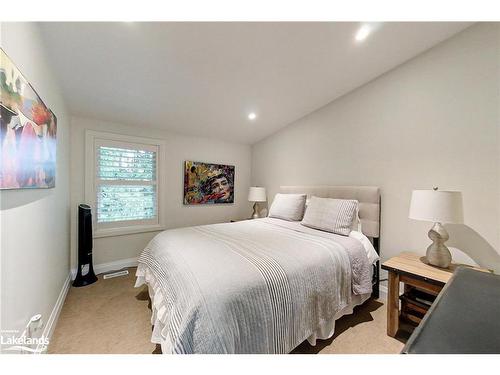 131 Wensley Drive, The Blue Mountains, ON - Indoor Photo Showing Bedroom