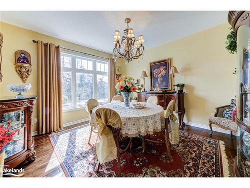 42 Cristiano Avenue, Wasaga Beach, ON - Indoor Photo Showing Dining Room