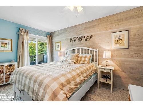 7-139 Lakeshore Road E, The Blue Mountains, ON - Indoor Photo Showing Bedroom