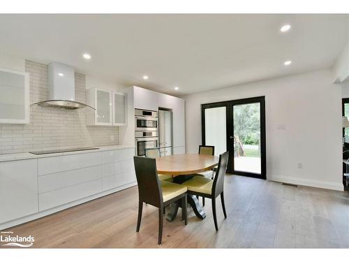 26 Glen Cedar Drive, Tiny, ON - Indoor Photo Showing Dining Room