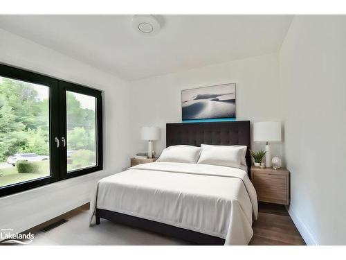 26 Glen Cedar Drive, Tiny, ON - Indoor Photo Showing Bedroom