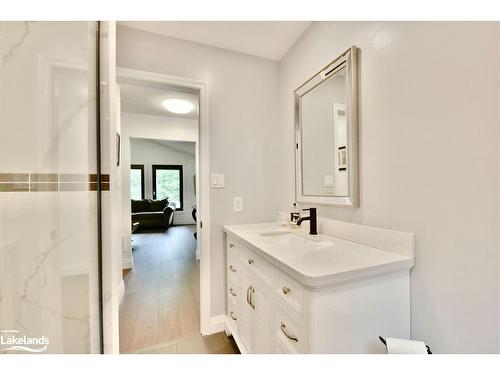 26 Glen Cedar Drive, Tiny, ON - Indoor Photo Showing Bathroom