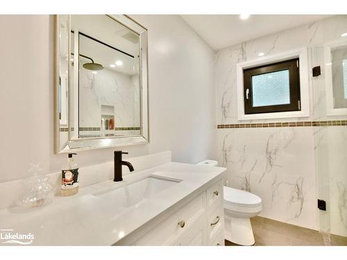 26 Glen Cedar Drive, Tiny, ON - Indoor Photo Showing Bathroom