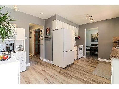 1007 Glen Mhor Crescent, Midland, ON - Indoor Photo Showing Kitchen