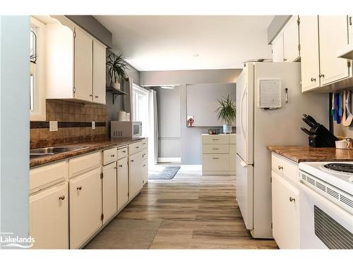 1007 Glen Mhor Crescent, Midland, ON - Indoor Photo Showing Kitchen With Double Sink