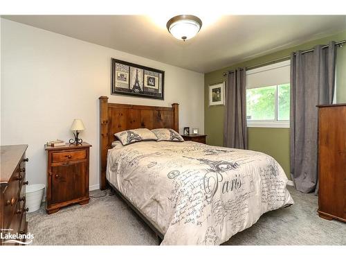 1007 Glen Mhor Crescent, Midland, ON - Indoor Photo Showing Bedroom