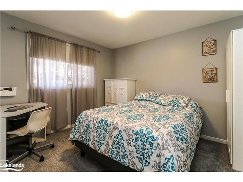 1007 Glen Mhor Crescent, Midland, ON - Indoor Photo Showing Bedroom