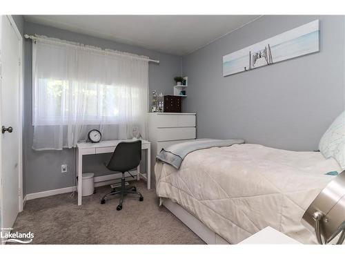 1007 Glen Mhor Crescent, Midland, ON - Indoor Photo Showing Bedroom