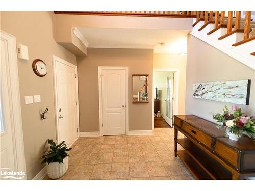 54 Williams Street, Collingwood, ON - Indoor Photo Showing Kitchen With Upgraded Kitchen