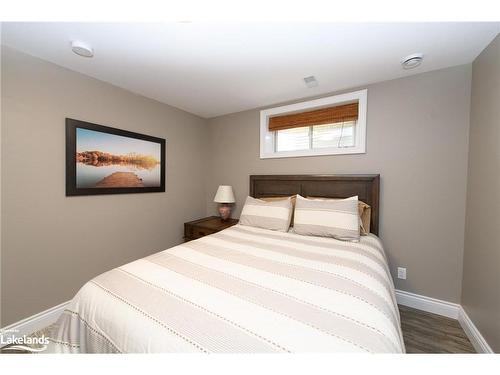 54 Williams Street, Collingwood, ON - Indoor Photo Showing Bedroom