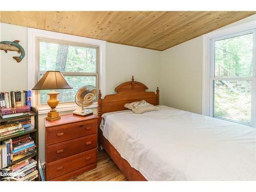 1375 Gull Lake, Gravenhurst, ON - Indoor Photo Showing Bedroom