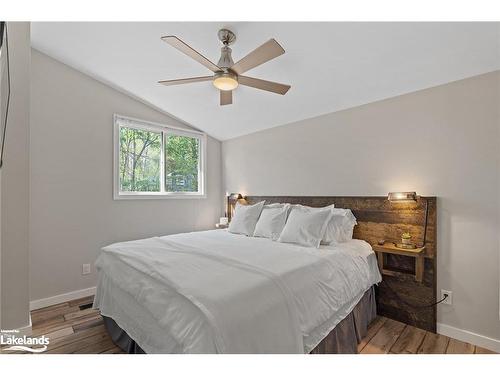 191 Chalet Crescent, Huntsville, ON - Indoor Photo Showing Bedroom