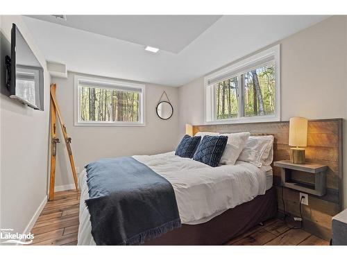 191 Chalet Crescent, Huntsville, ON - Indoor Photo Showing Bedroom