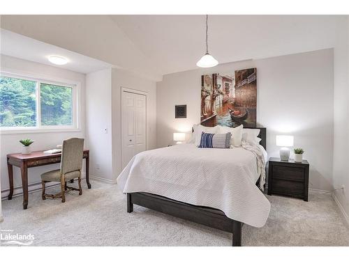 105 White House Road, Huntsville, ON - Indoor Photo Showing Bedroom